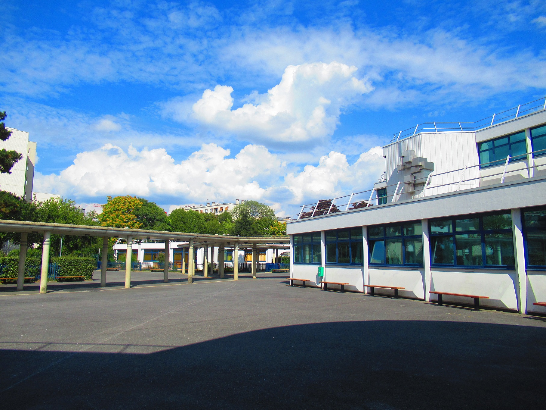 Collège Les Vallées 103 avenue du Général de Gaulle, 92250 La Garenne ...